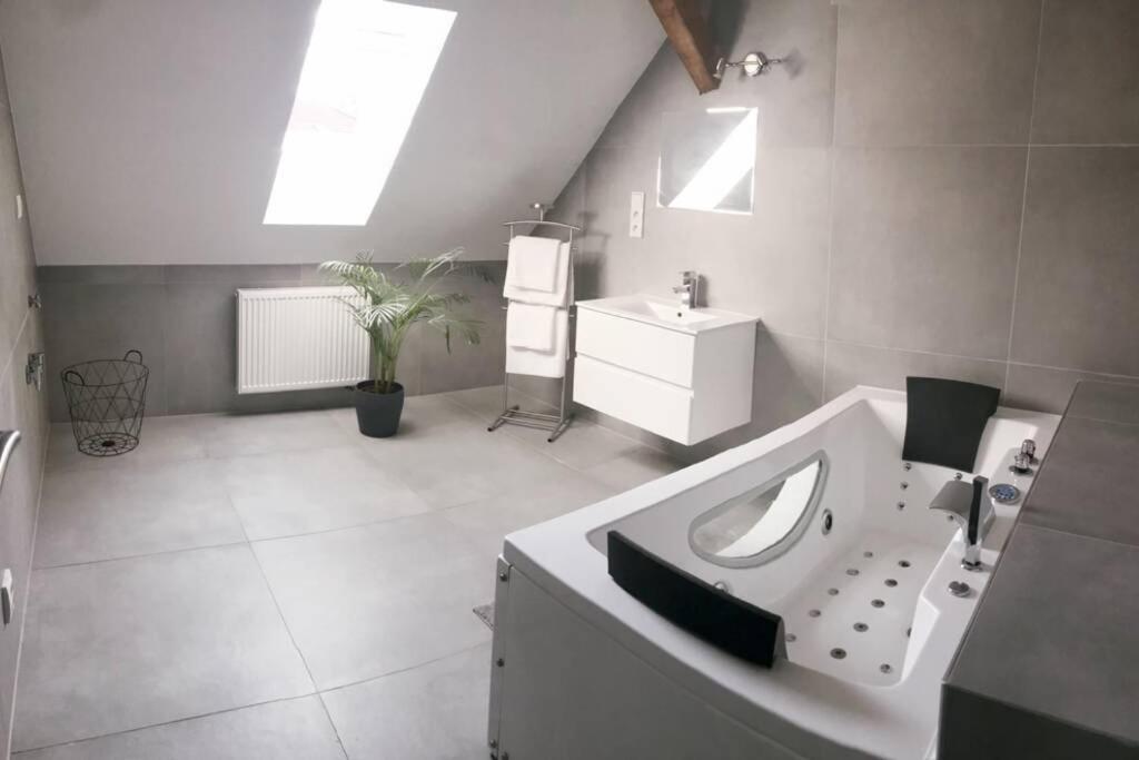 Apartman 3Kk 80 M2 S Virivkou A Saunou Jihlava Extérieur photo